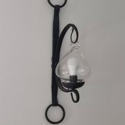 Lot de trois appliques fer forgé et verre soufflé