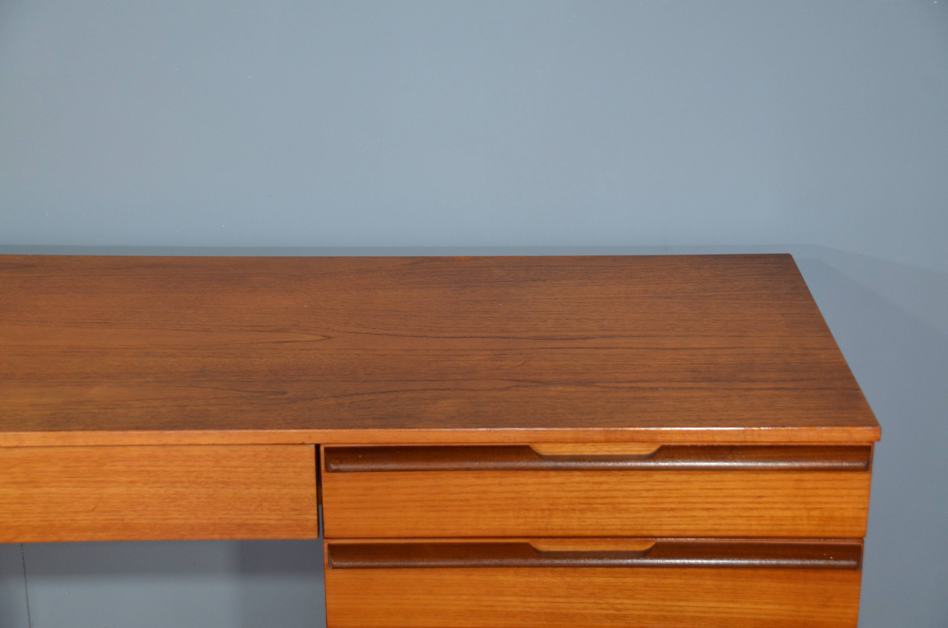 Vintage Avalon Mid Century Teak Desk / Dressing Table. Delivery. Modern / D