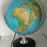 Globe terrestre vintage lumineux reliefs