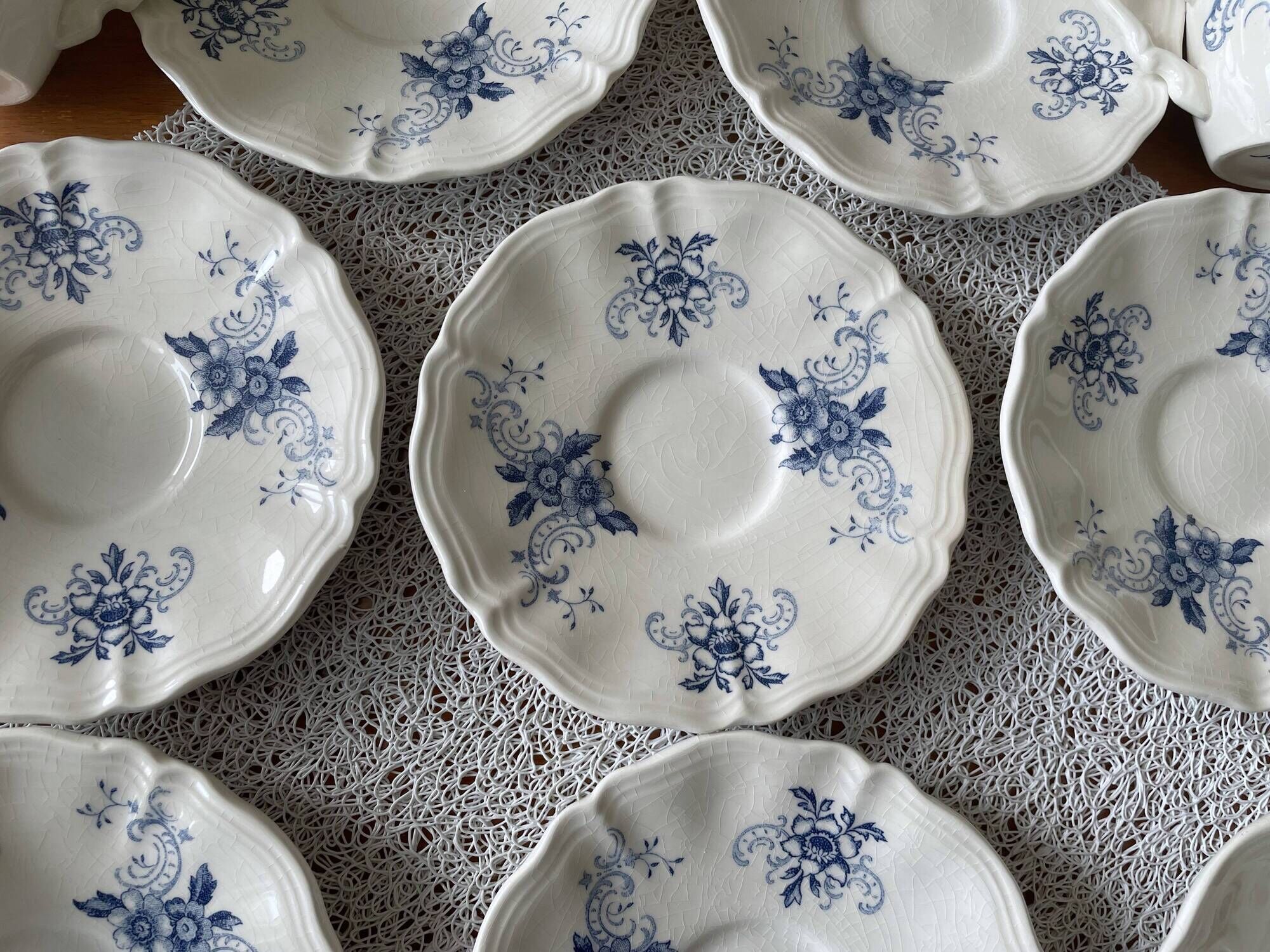 Antique coffee service in Sarreguemines earthenware.