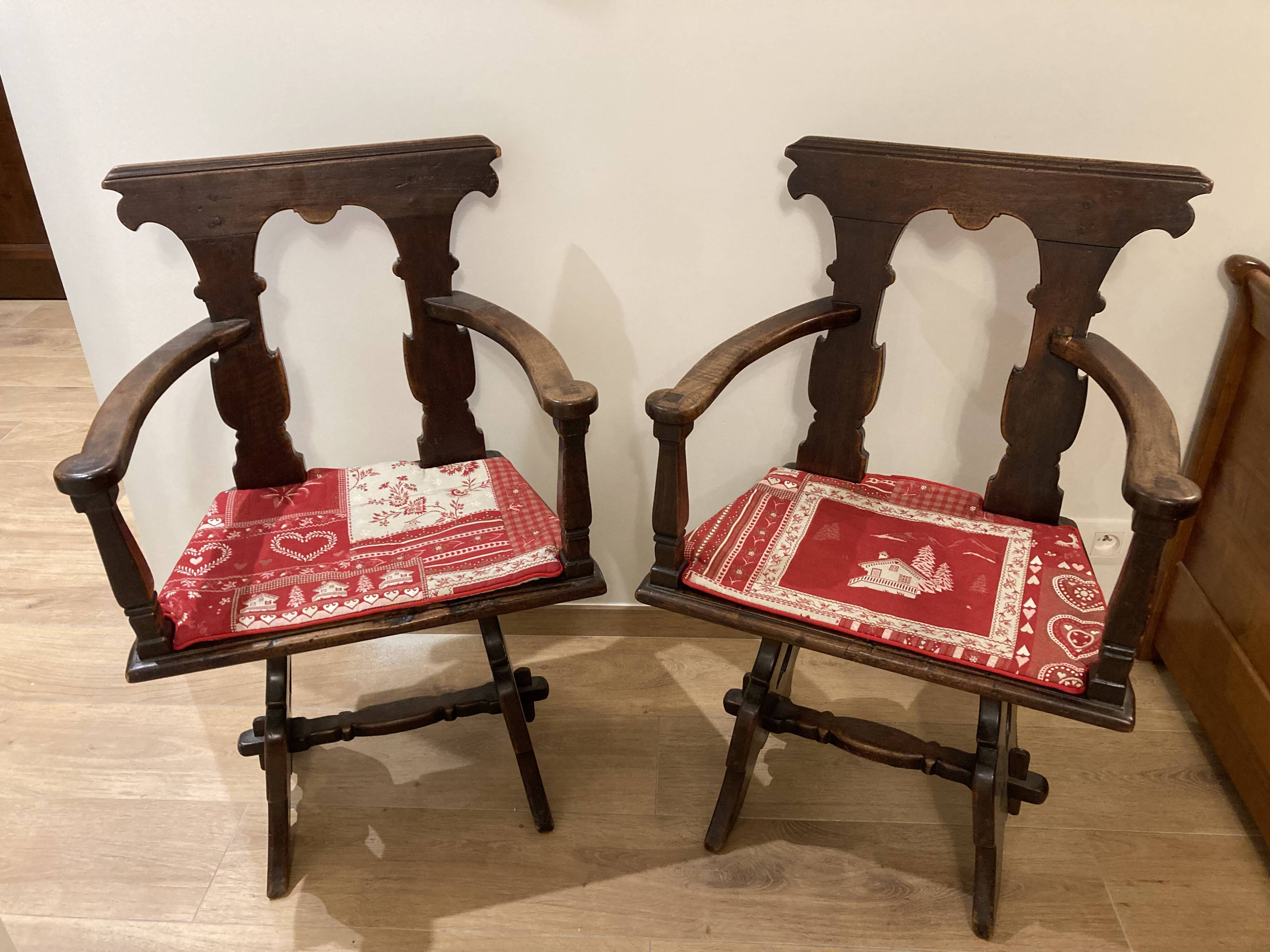 Pair of carved solid wood Dolomites armchairs