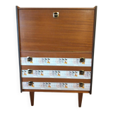 Secretary from the 1980s. "Walt Disney decor"