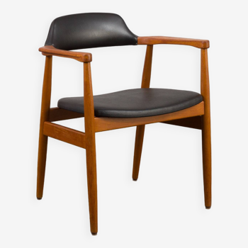 Solid teak chair in blak vinyl fabric the style of Erik Kirkegaard, Denmark, 1950s