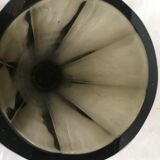 Vase en verre noir