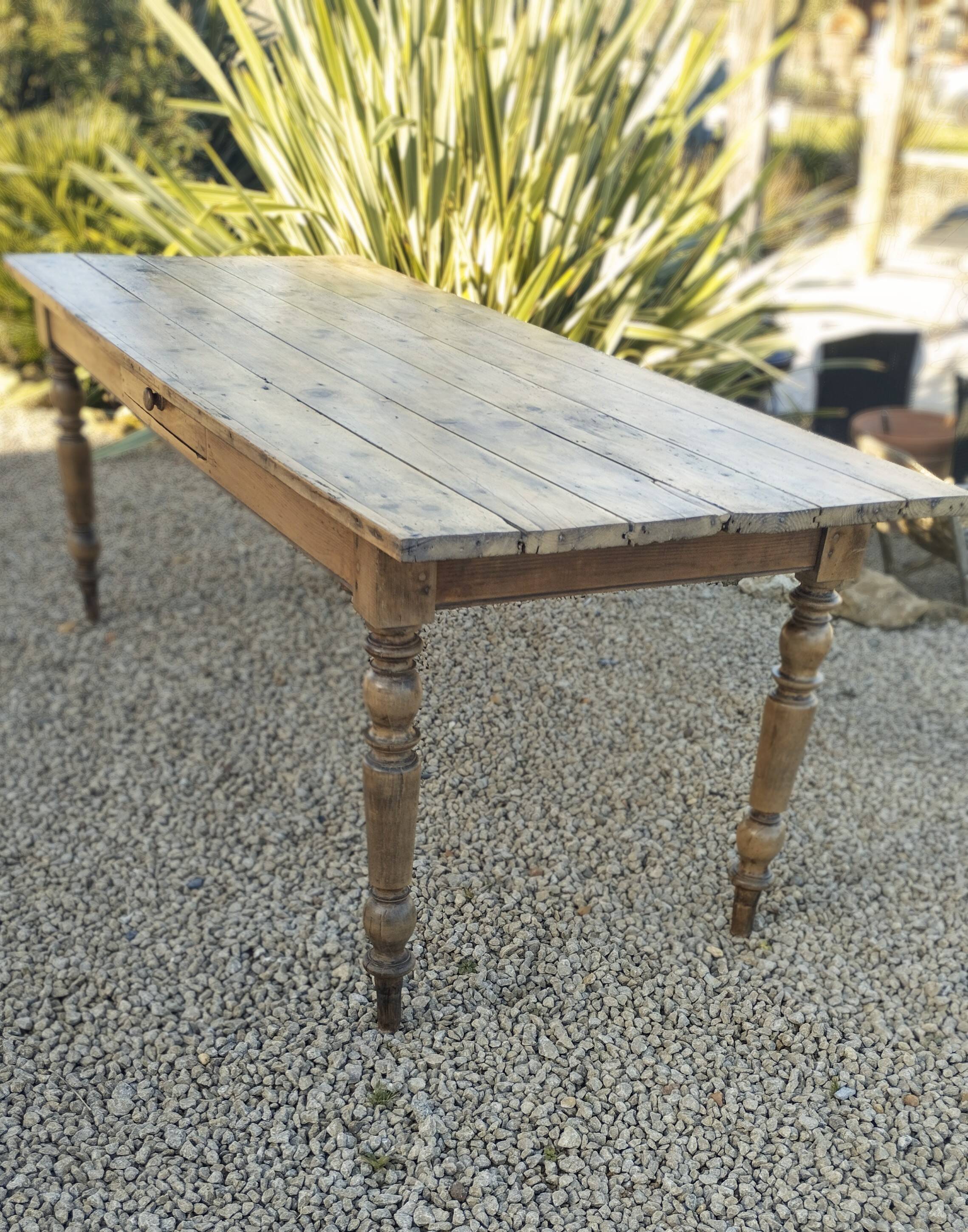 Farmhouse table dating from the end of the 19th century