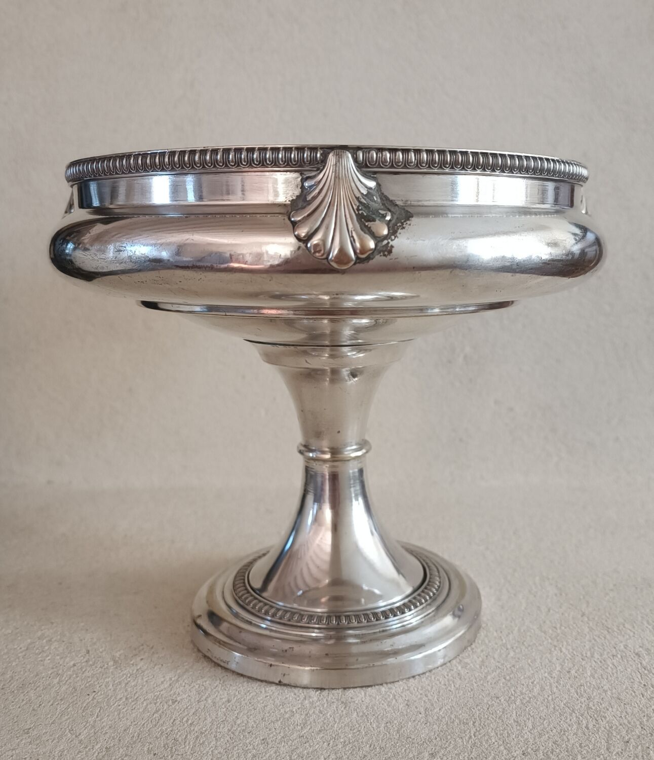 Silver metal stand cup