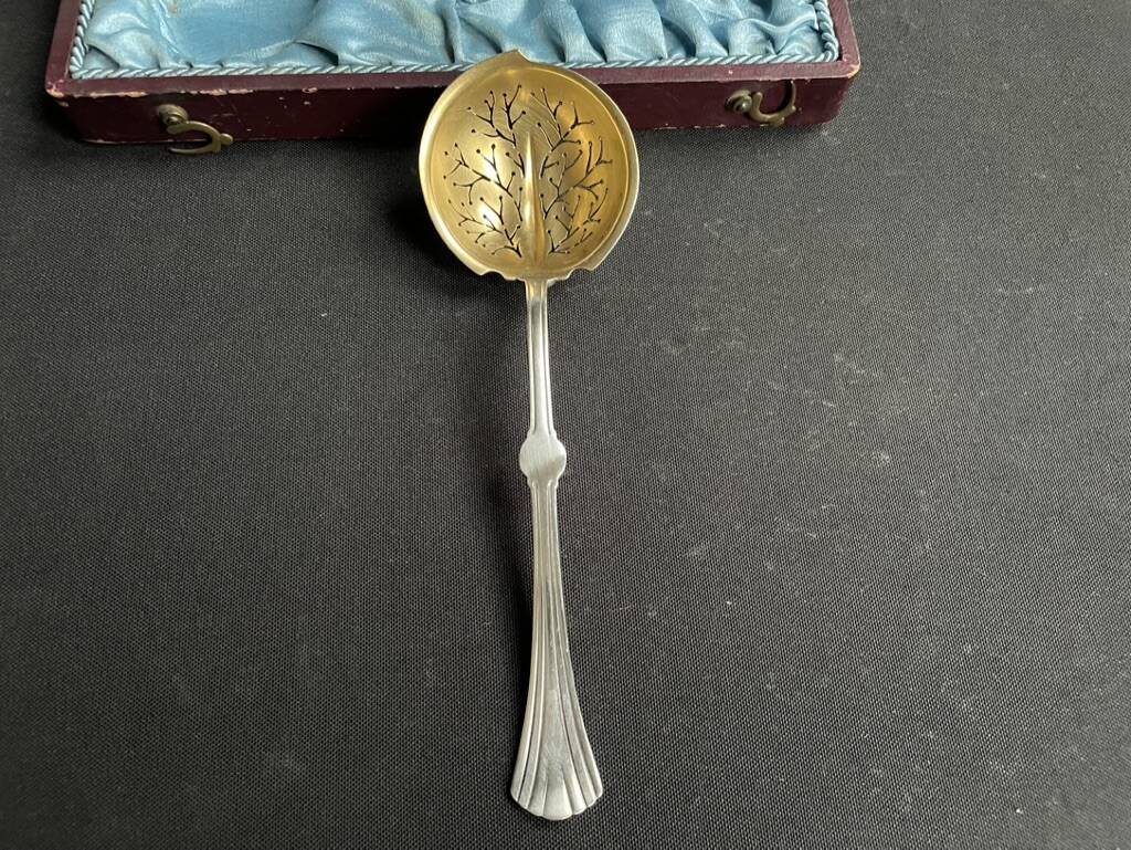 Christofle Lotus model sprinkling spoon in box – Art Nouveau
