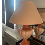 Pink shell-shaped lamp