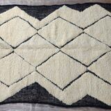 Traditional handmade wool rug, size 1.4/2.6 m.