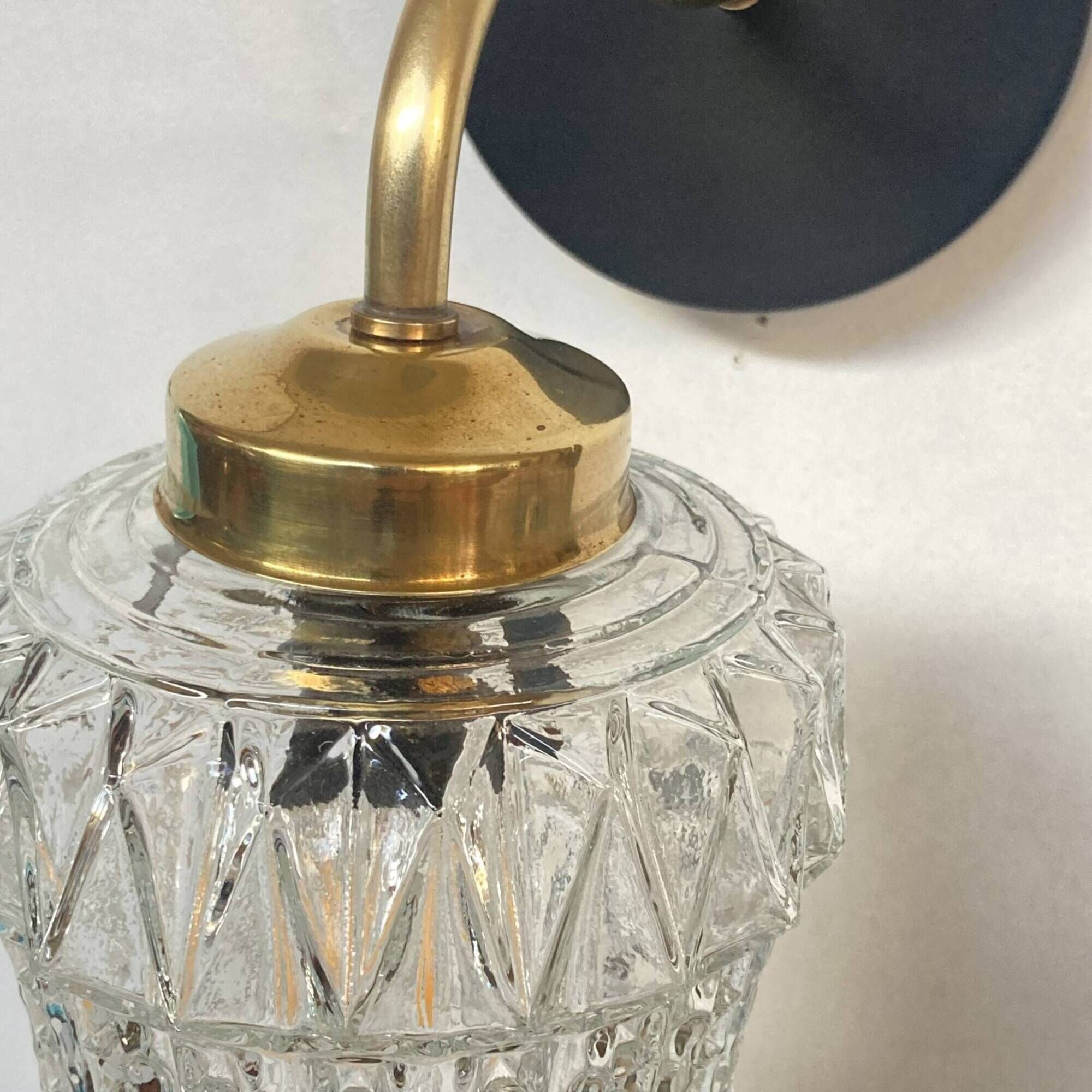 Old swan neck wall light in brass and thick glass tulip LAMP-7101