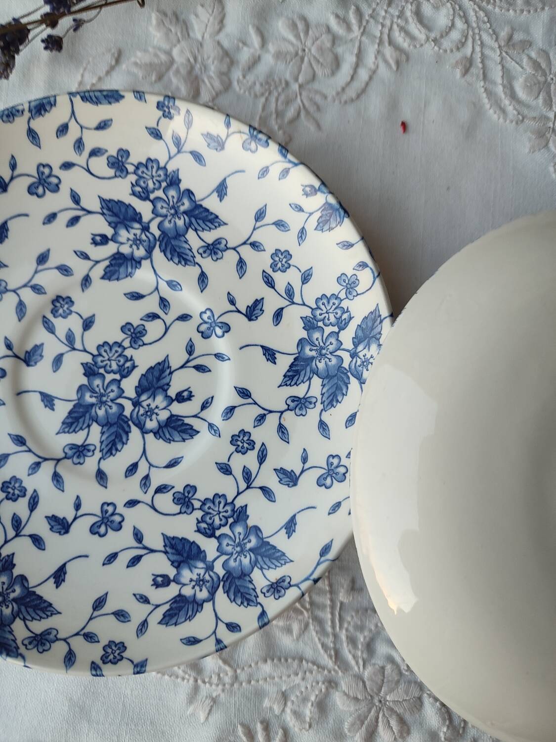 Set of 2 Royal Tudor dessert plates Bouquet model