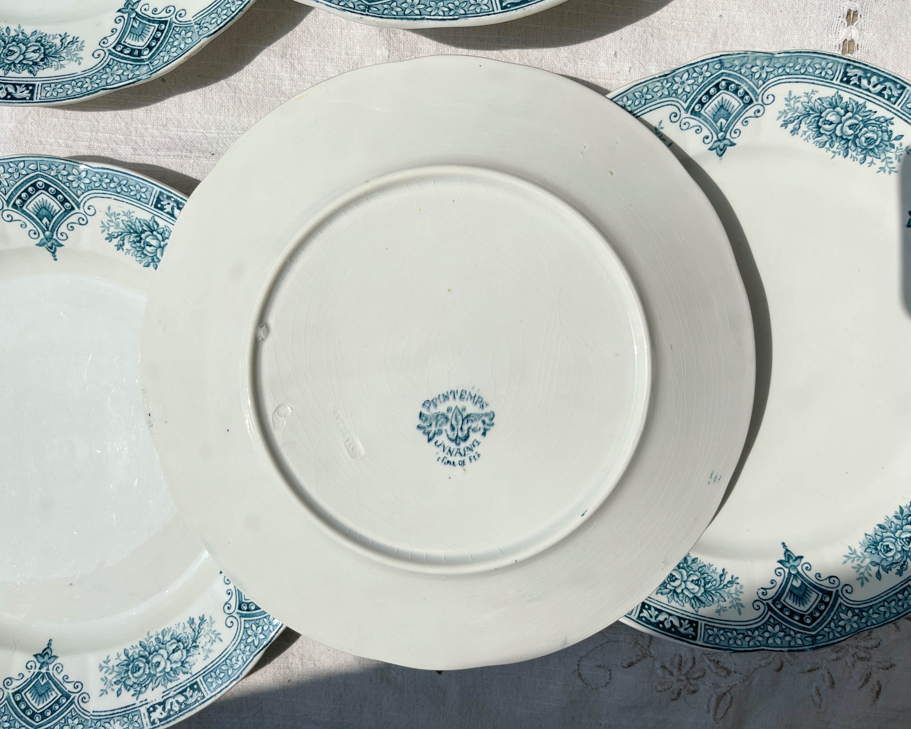 6 vintage flat plates iron earth onnaing model "spring"