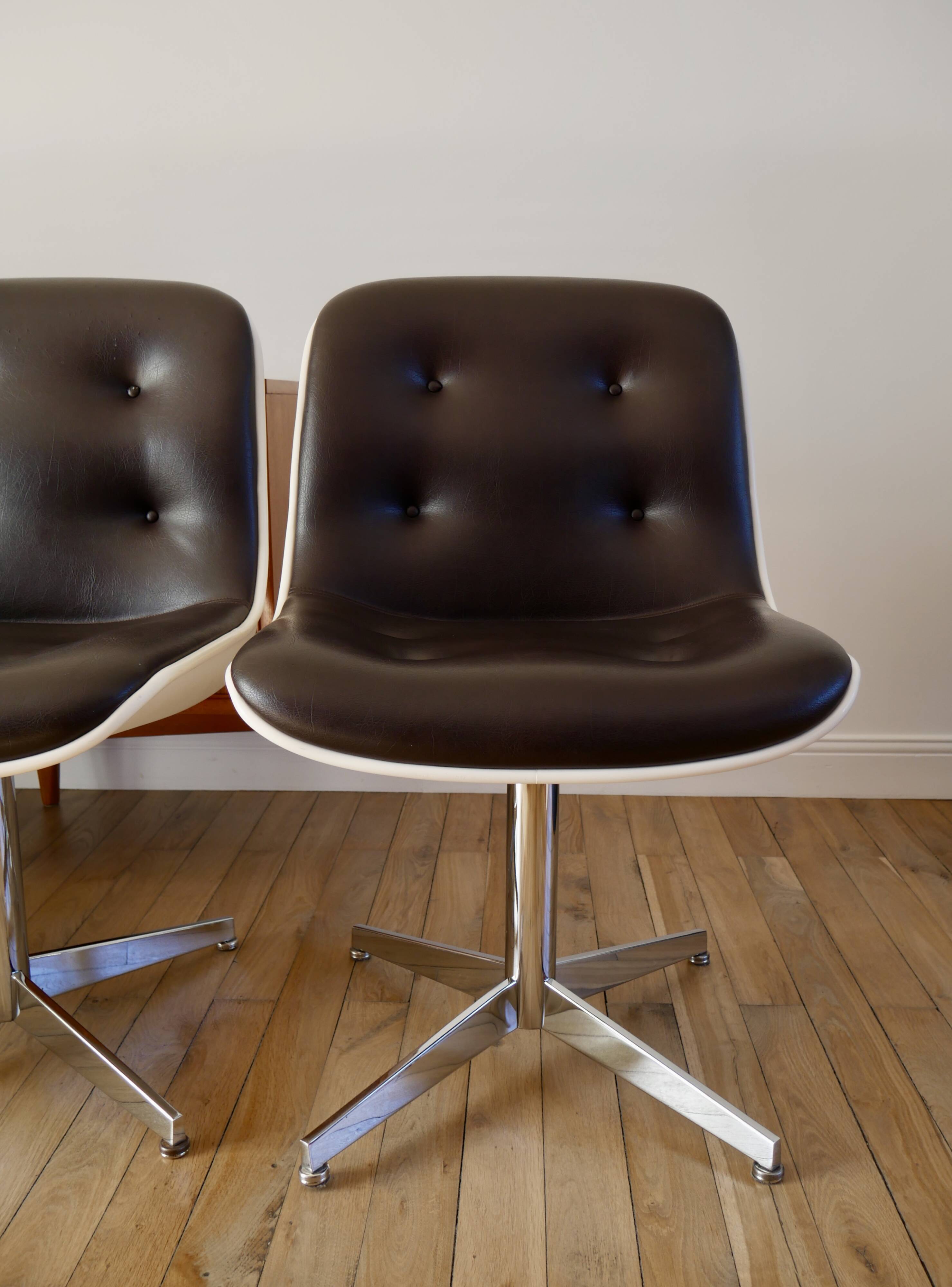 Set of 4 Executive Strafor shell chairs in leather, plastic and chrome 1970s