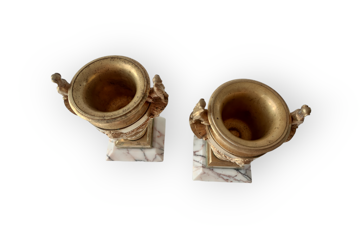 Paire de vases en bronze