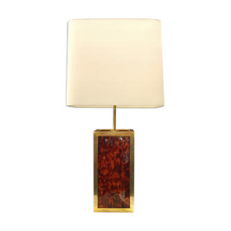 Light gold brass and tortoiseshell decoration way