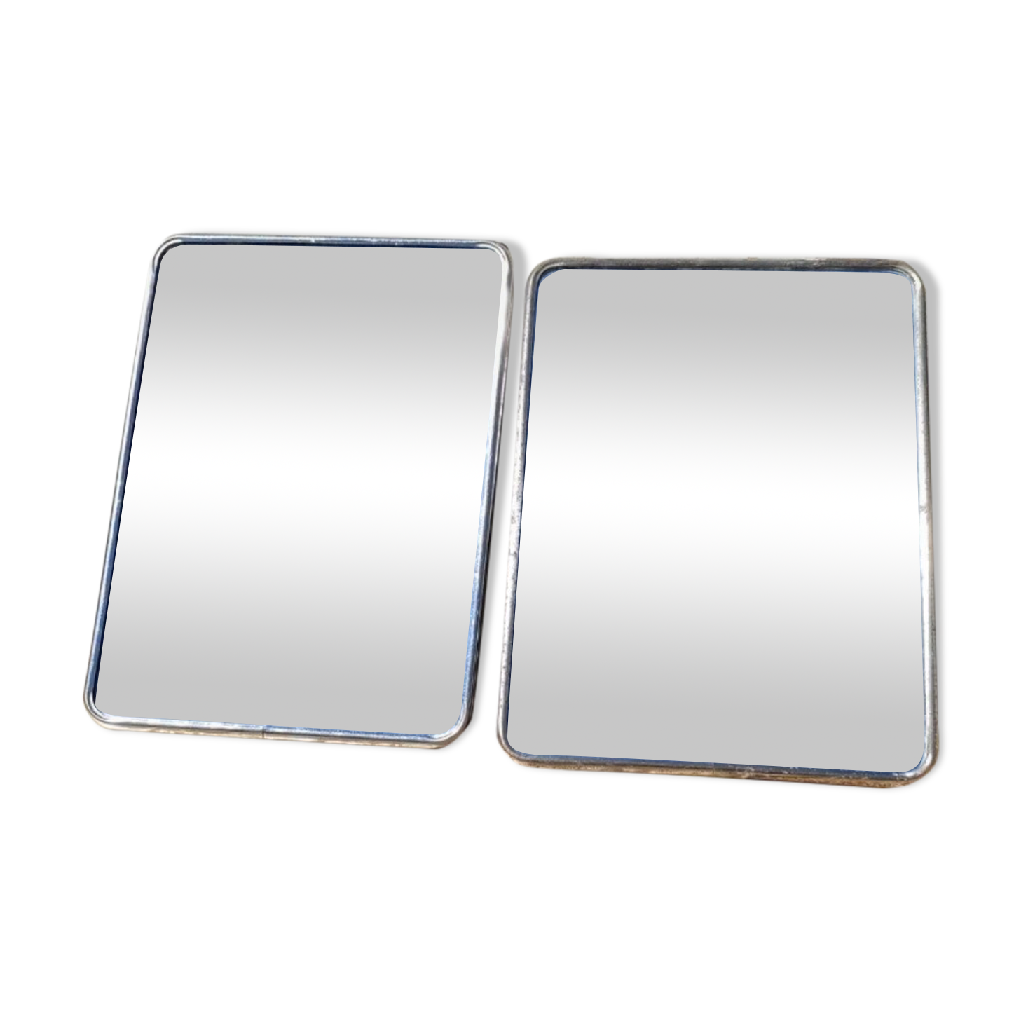 Duo of barber mirrors to pose