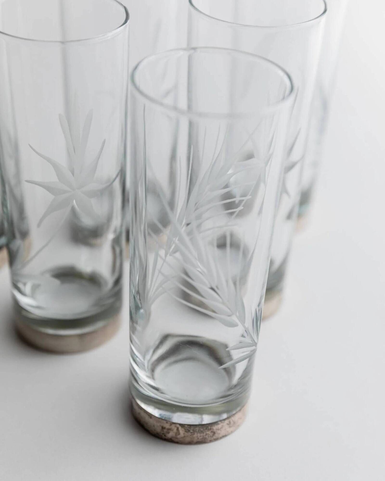 Lot of 6 drinking glasses - silver base, engraved wheat and floral decoration - Italy 1960s