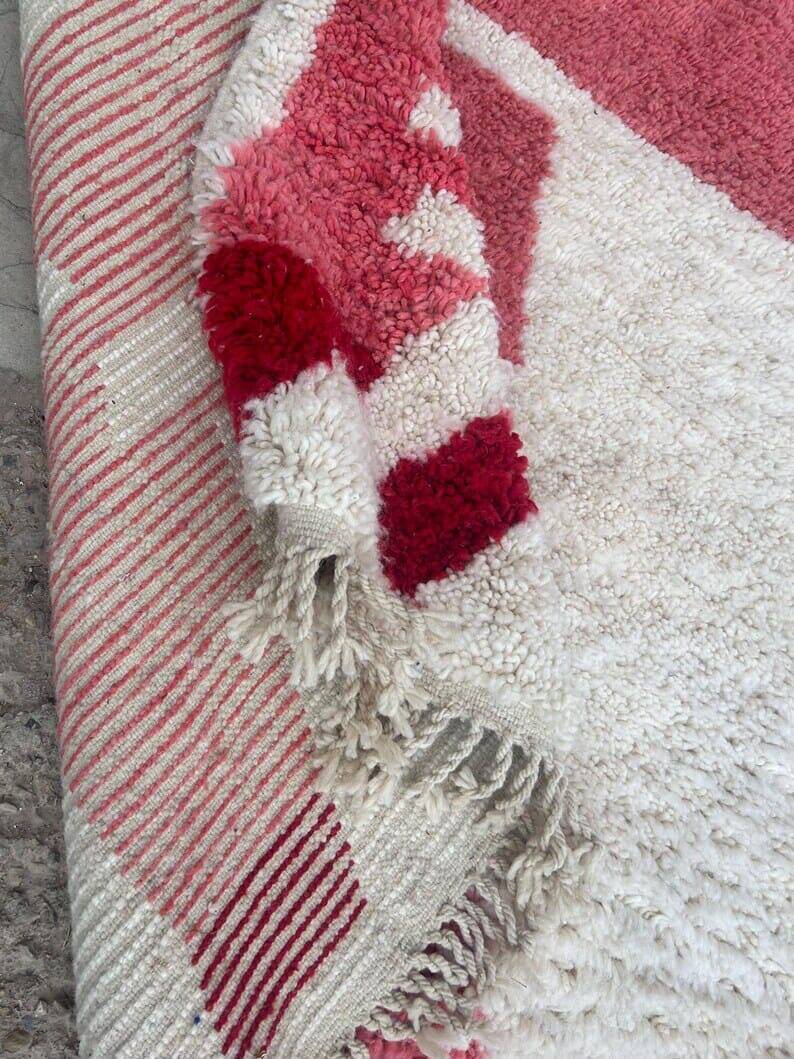Handmade Berber rug in pure wool, size 150 x 250 cm