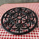 Black cast iron table mat