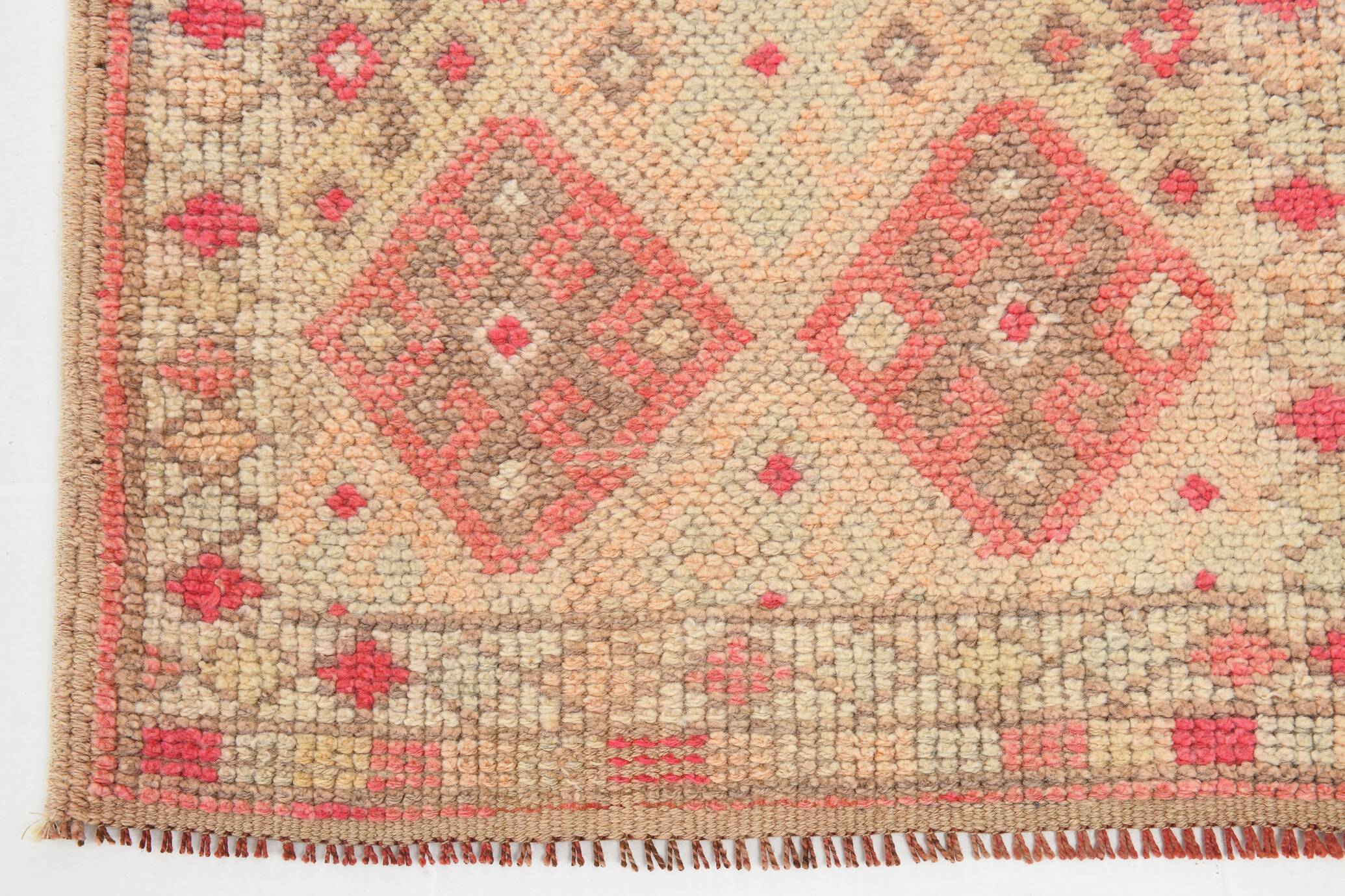 Vintage Runner Kilim, Tons Rose et Beige, Motifs Anatoliens Géométriques
