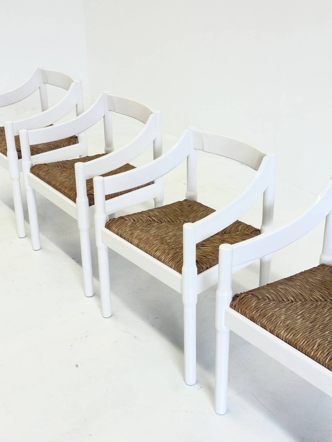 Ensemble de 4 chaises Carimate de Vico Magistretti