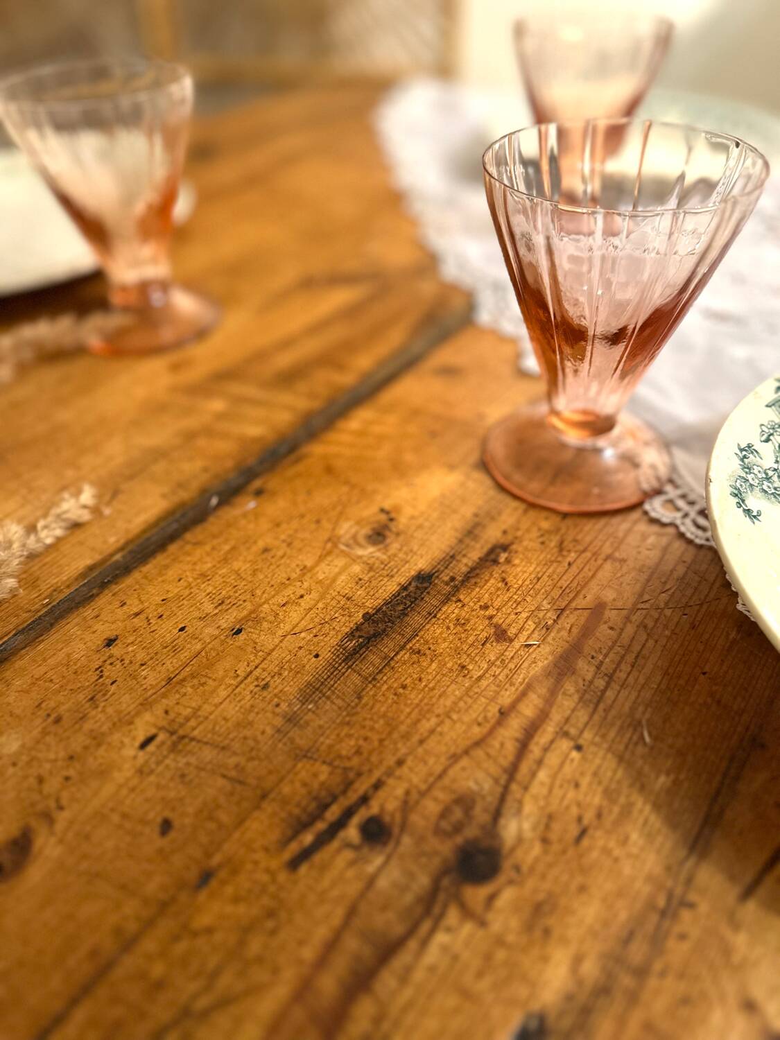 English farmhouse table in solid pine from the late 19th century, L187cm.