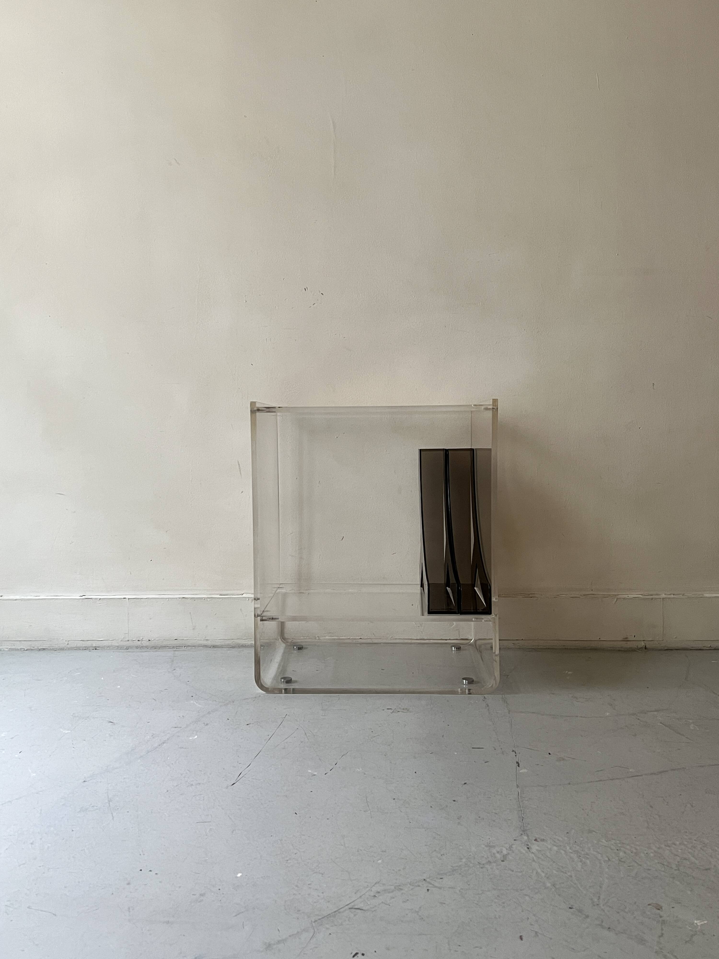 Bibliotheque design en plexiglass, Les Invisibles Marais International 70'S