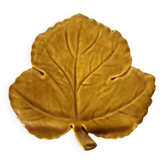 Ceramic leaf dish