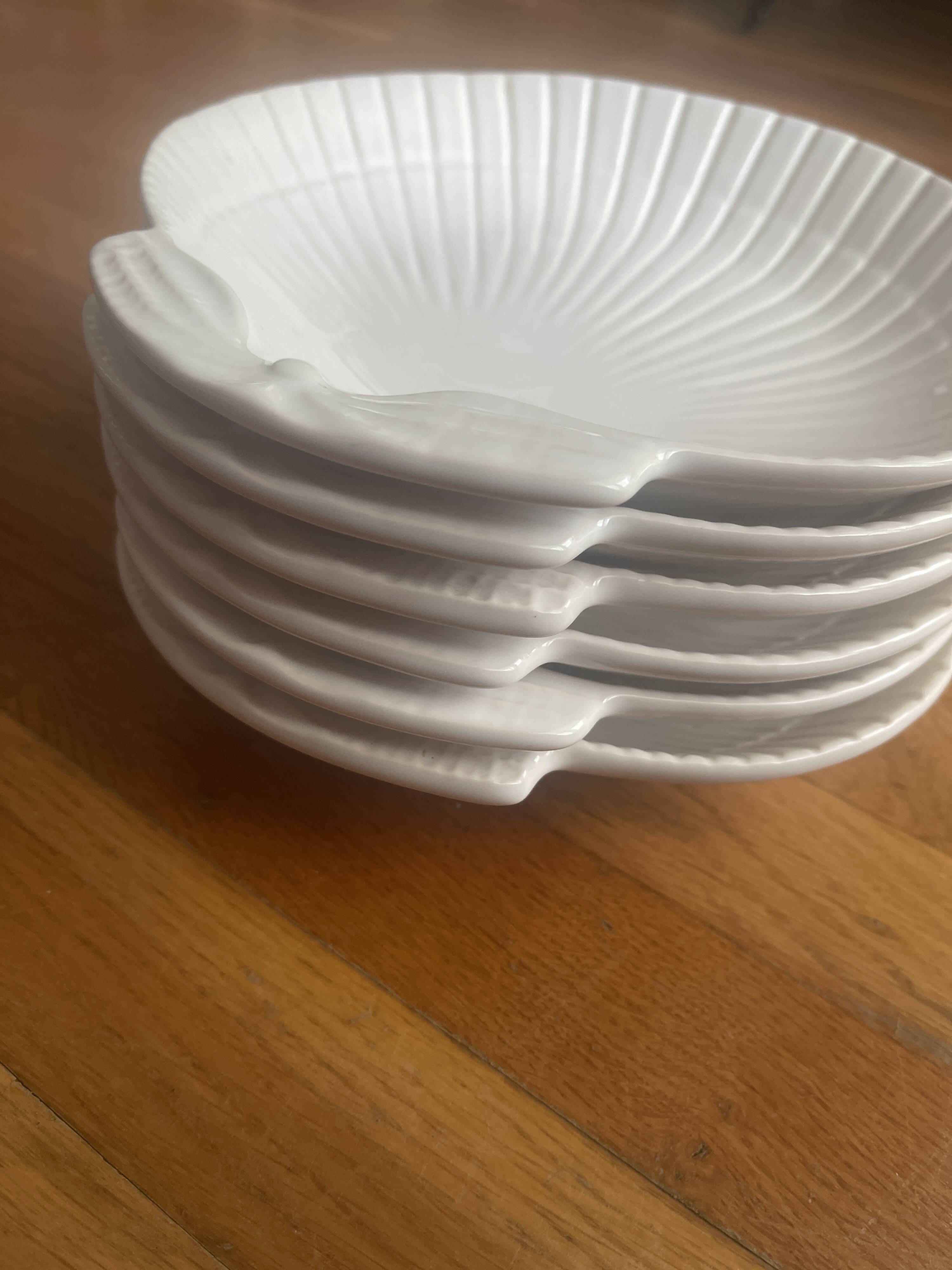 Elegant set of 6 dessert or starter plates in glazed earthenware.