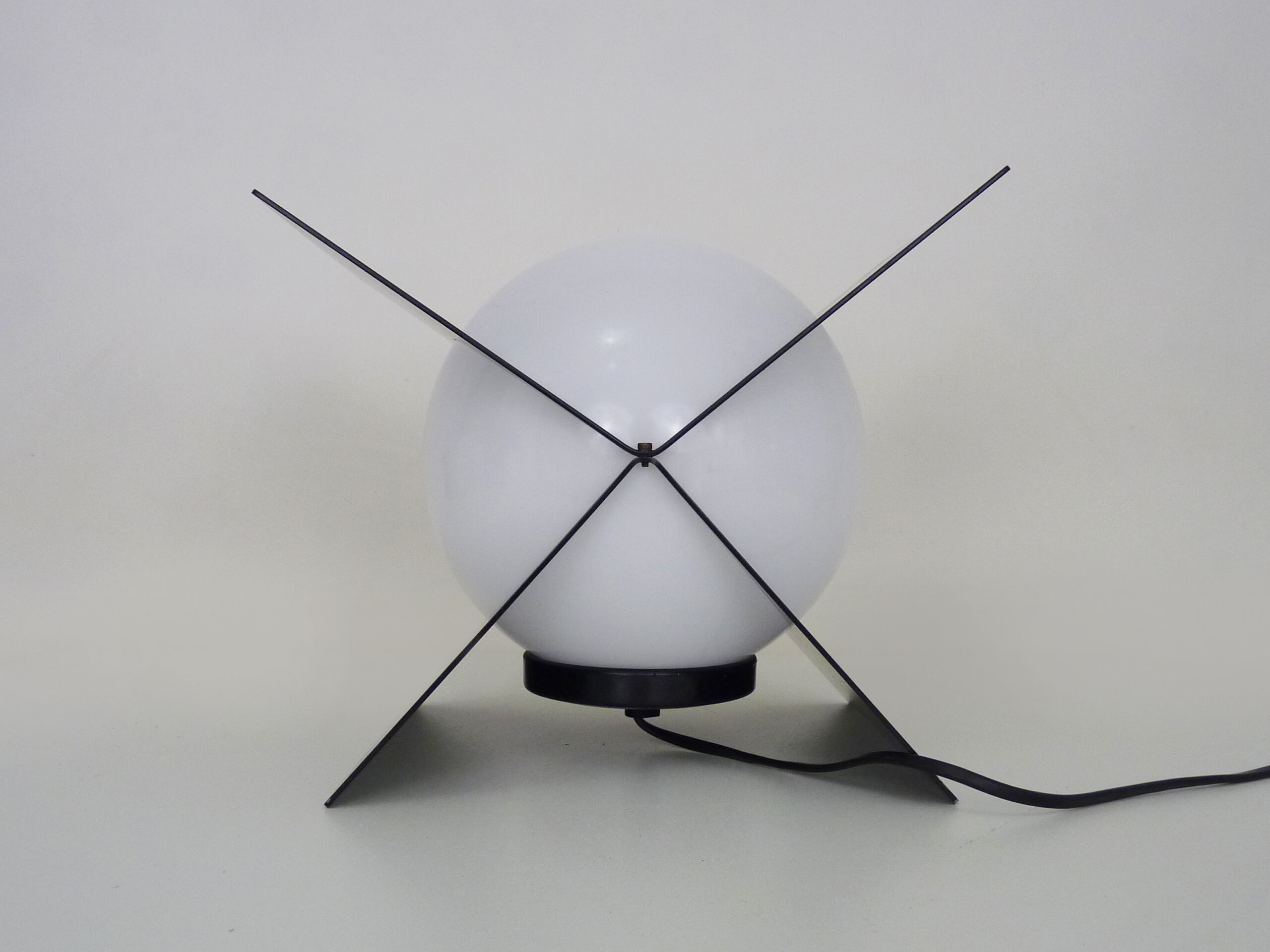 Lamp Luz Eva Maison Gautier structure in black metal and globe in white plastic