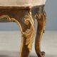 Paire de tabourets éclectiques anciens en bois sculpté et doré, XIXe siècle