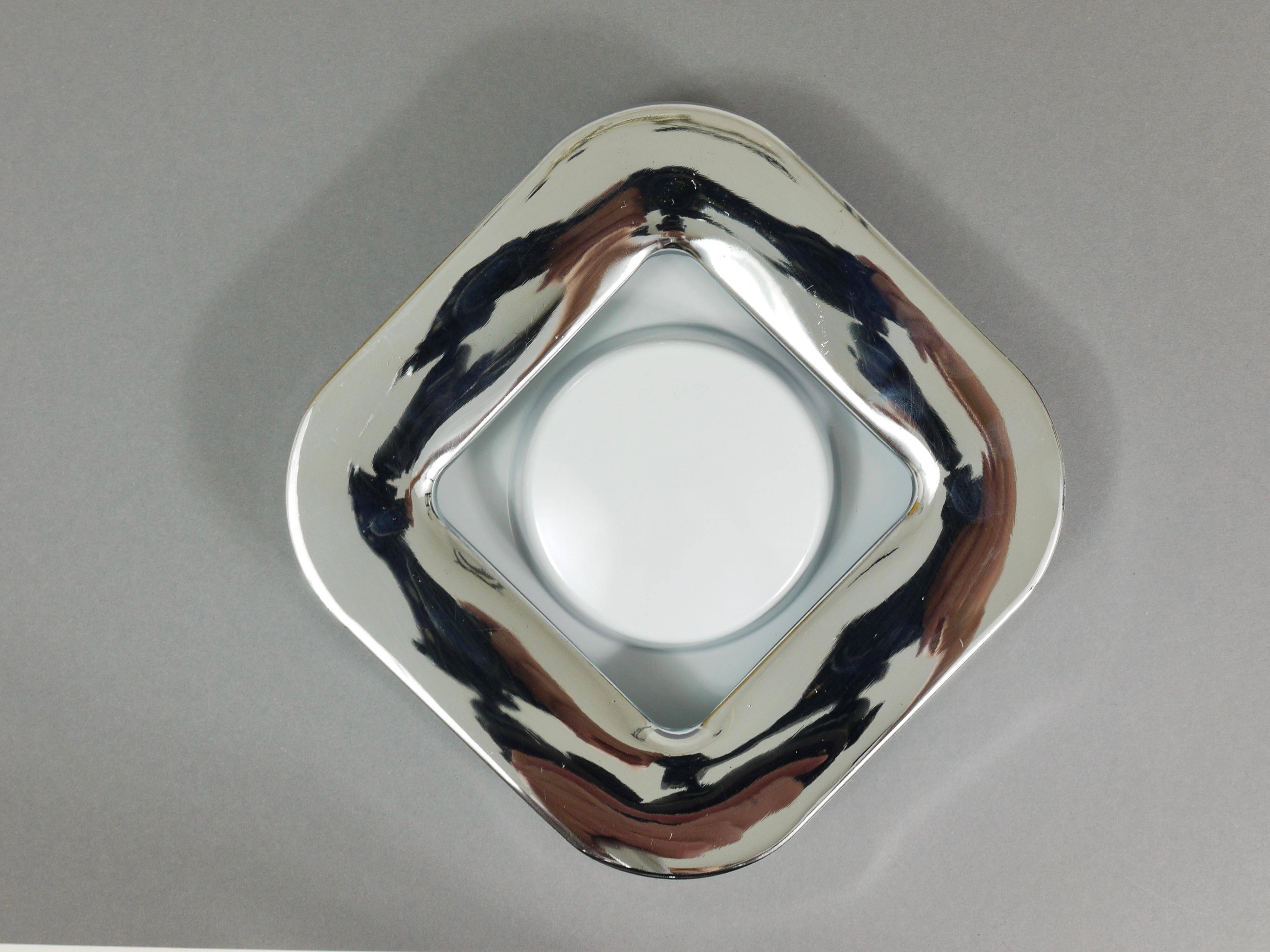 Square white ashtray Ico Parisi, chrome and melamine by Lamperti, Italy, 1970s.