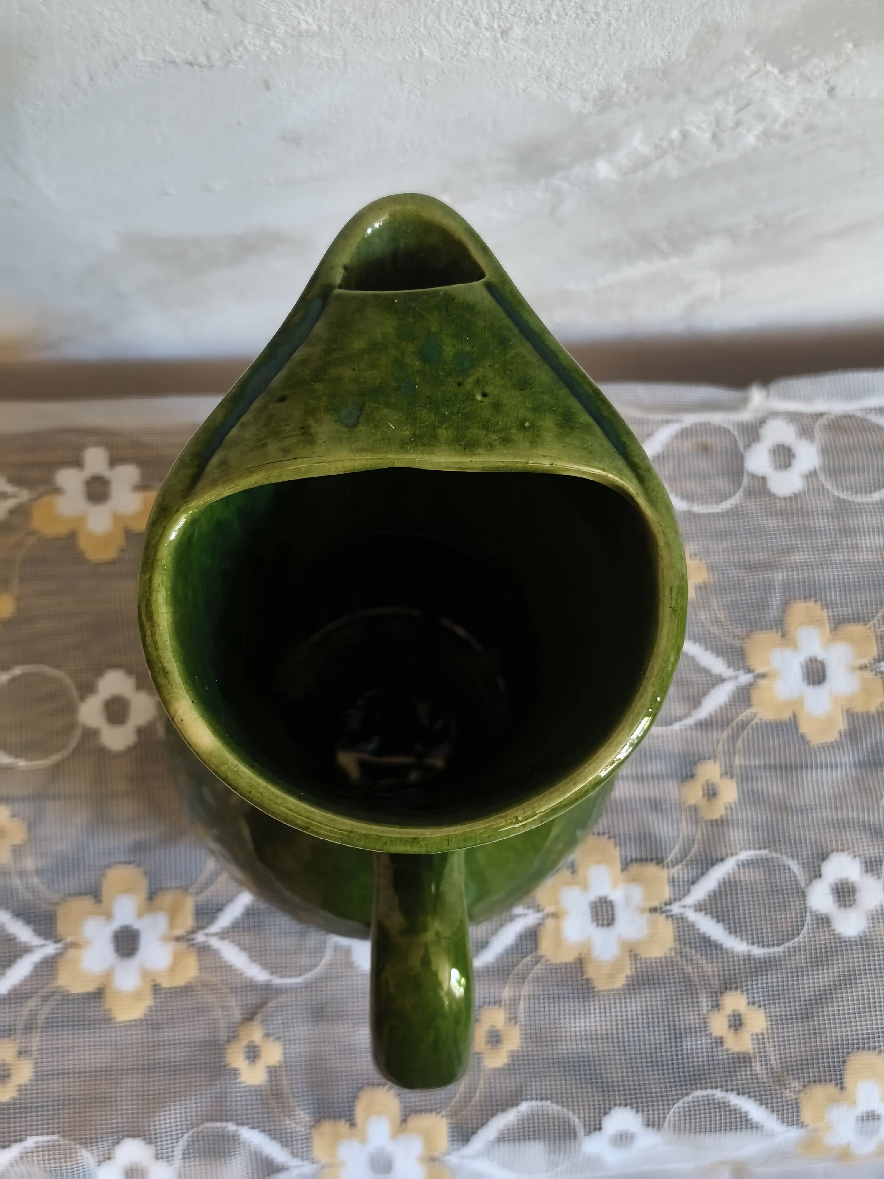 Carafe vintage en céramique vernissée verte