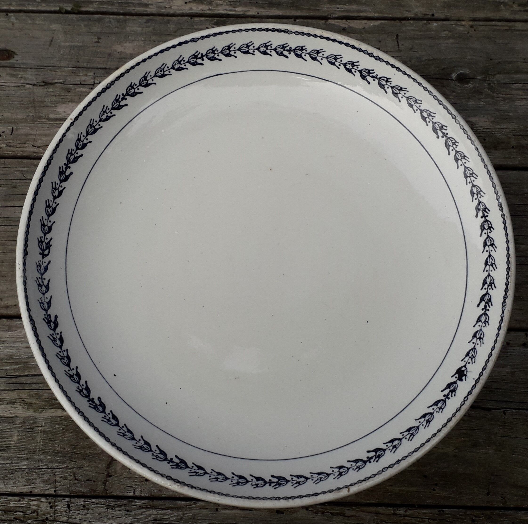 St Amand dish server