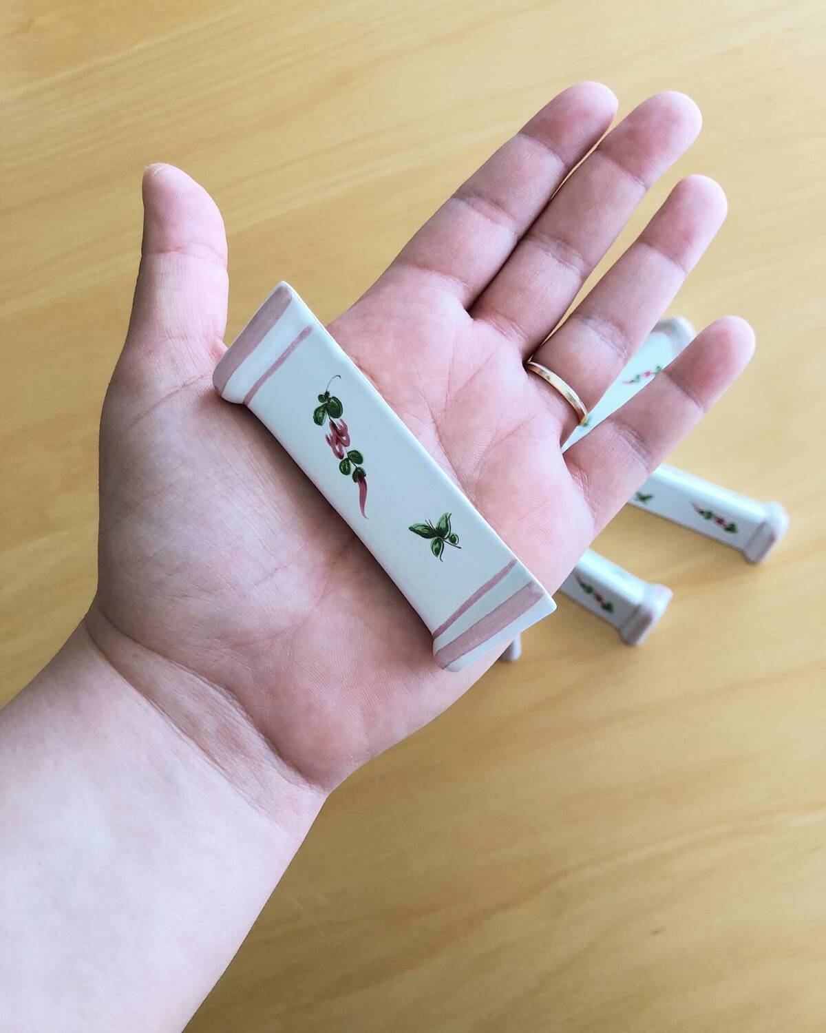 6 vintage knife holders