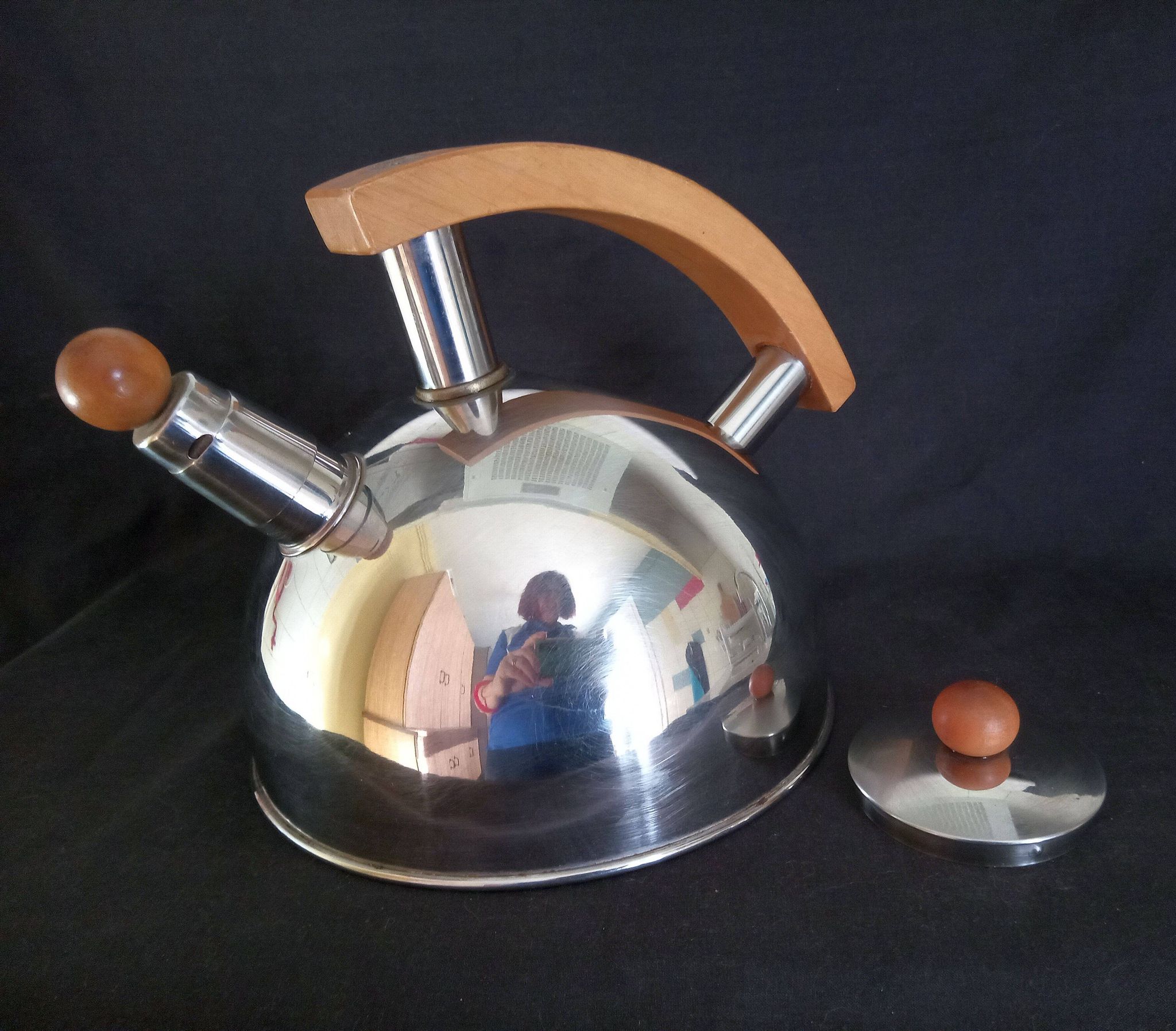 Art Deco manual kettle in stainless steel and wood, cap. 2L, 1930s
