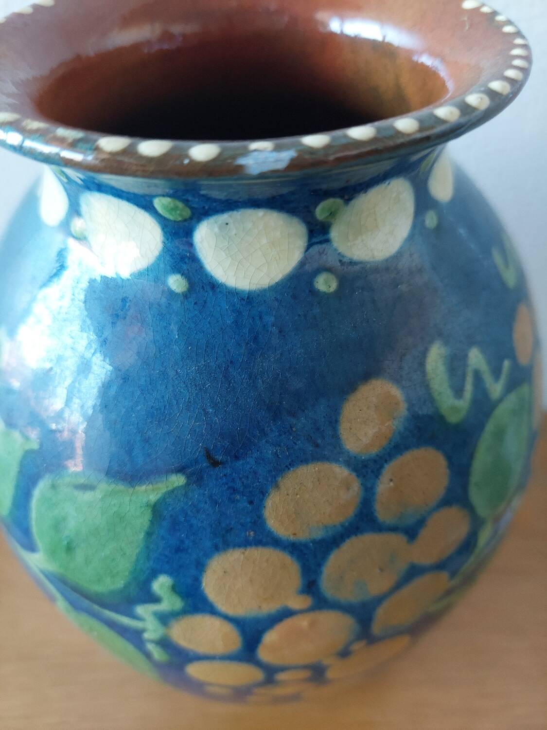 Pair of Primavera vases in blue ceramic with plant decoration 1920-1930