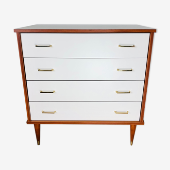 White and wooden chest of drawers