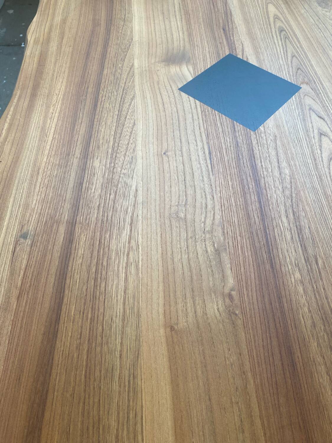 Brutalist Aranjou style table in elm and 6 Stella chairs.