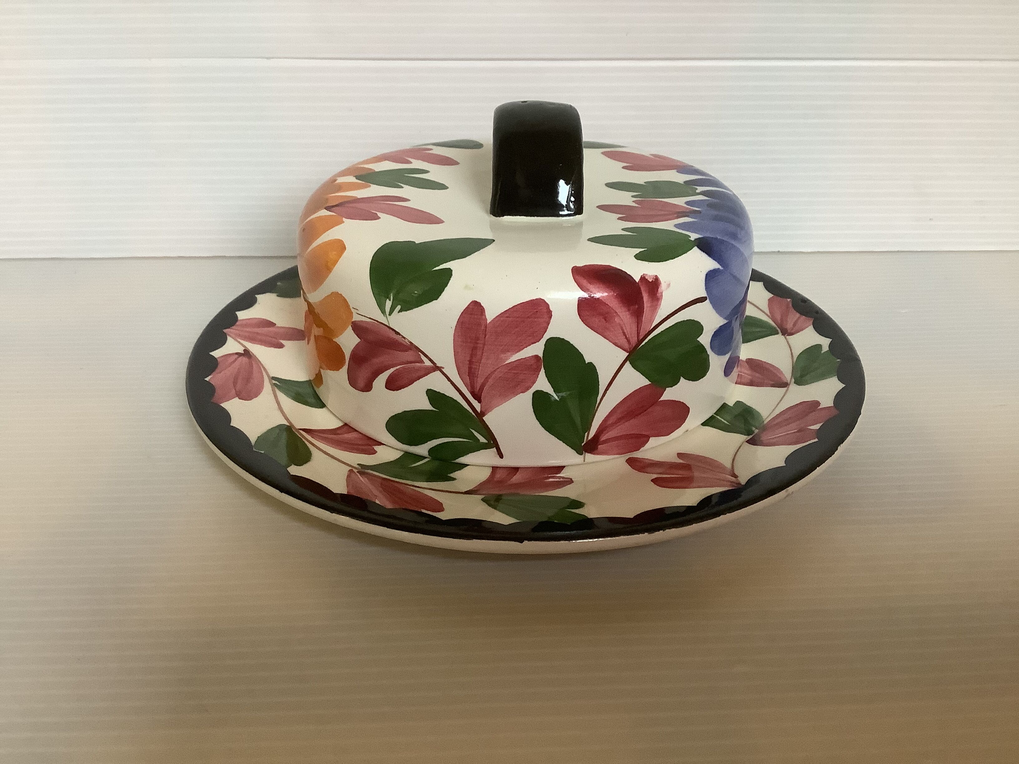 Bell butter tray majolika schramberg