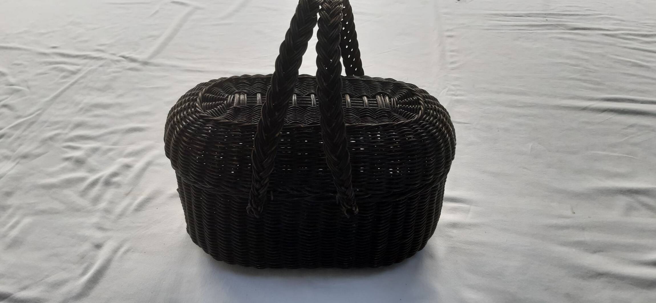 Small old Bussan style wicker basket