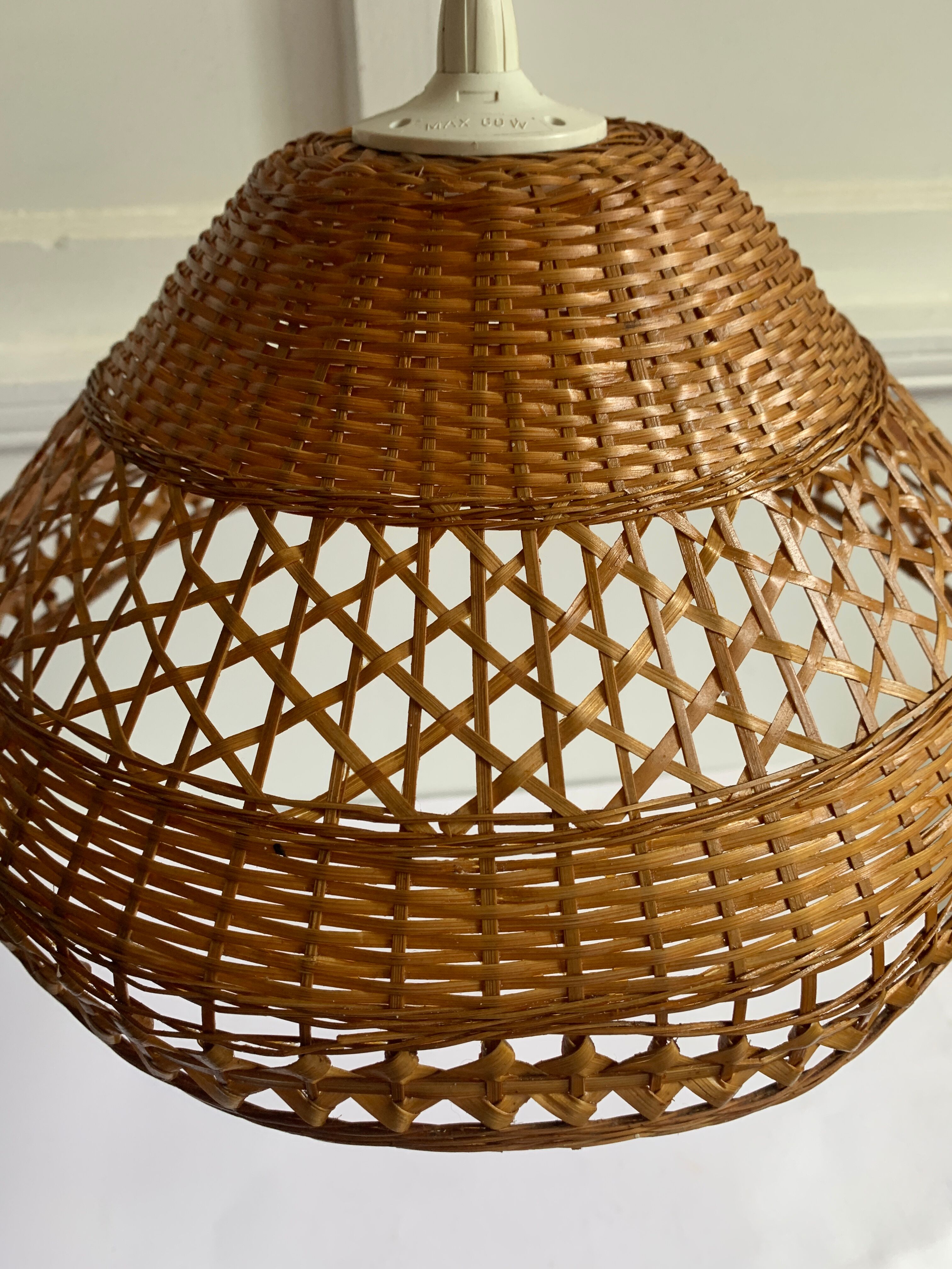 Rattan suspension
