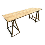 Table and trestles fir tray