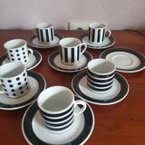 8 tasses à café en porcelaine blanche et noire motifs graphiques vintage 90's