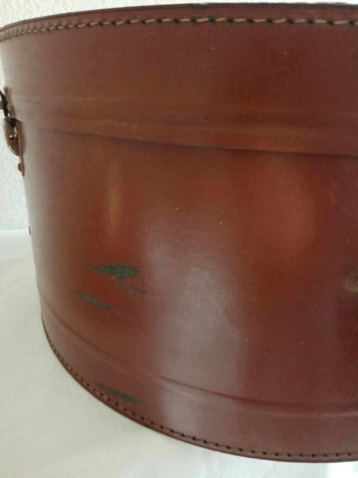 Old hat box SILKA diameter 39 cm