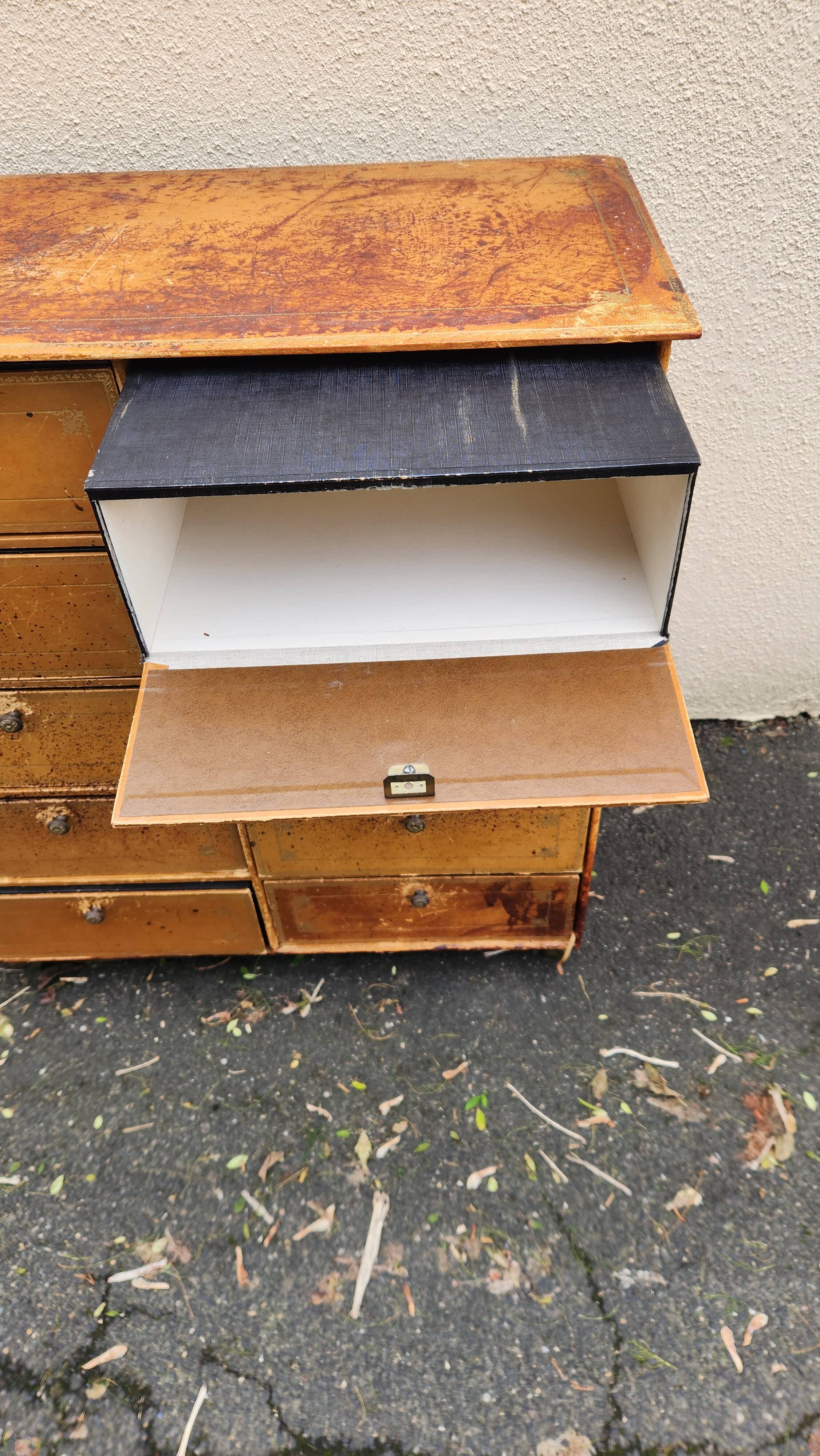 Cardboard box-making cabinet from 1950