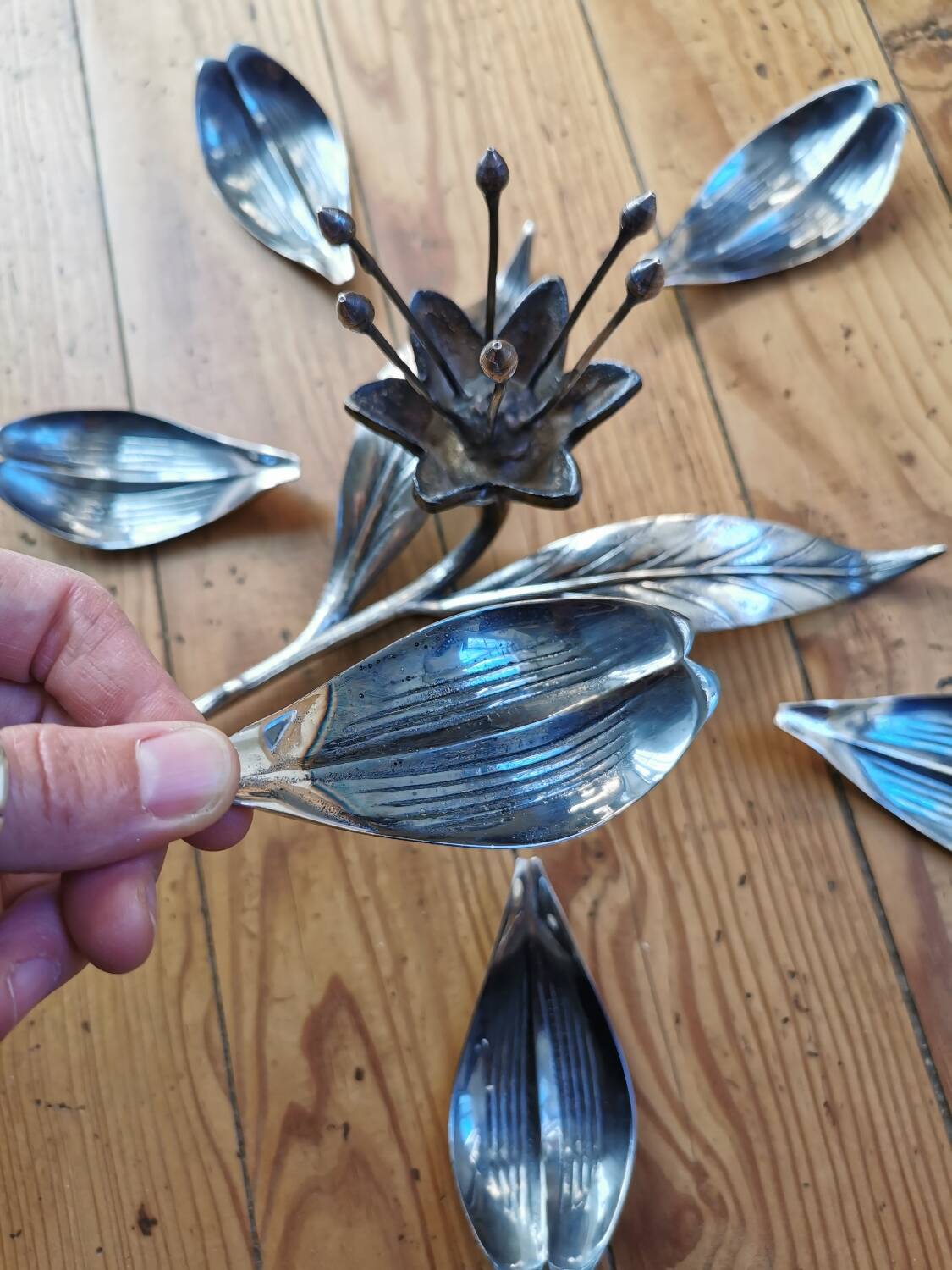 Vintage ashtray flower in silver metal