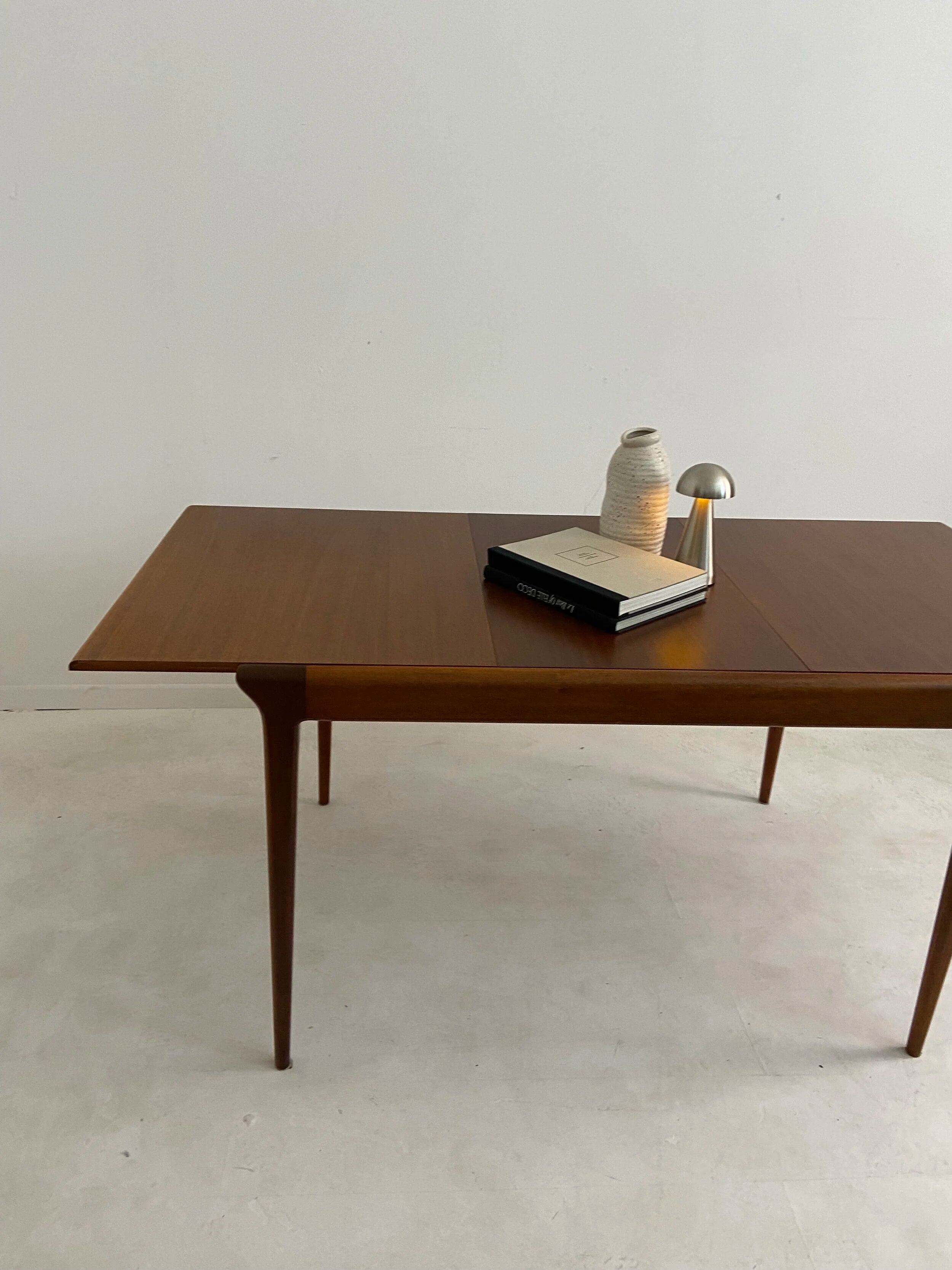 Table vintage McIntosh scandinave en teck – années 60