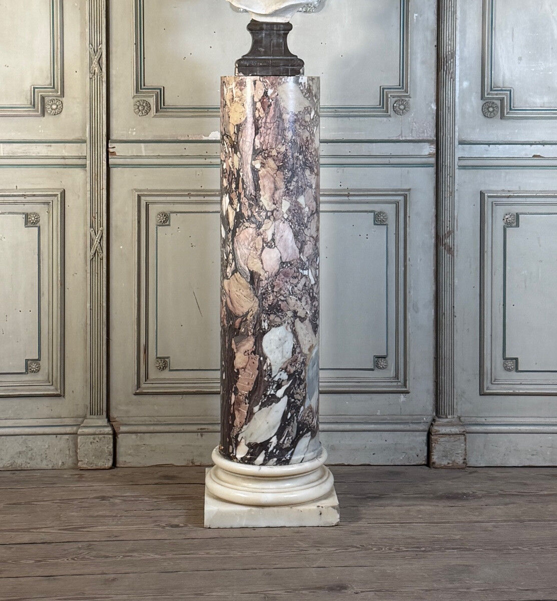 Column in purple and white breccia marble from Carrara, 19th century