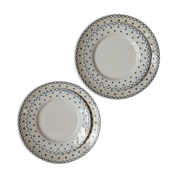 Lot de quatre assiettes terre de fer